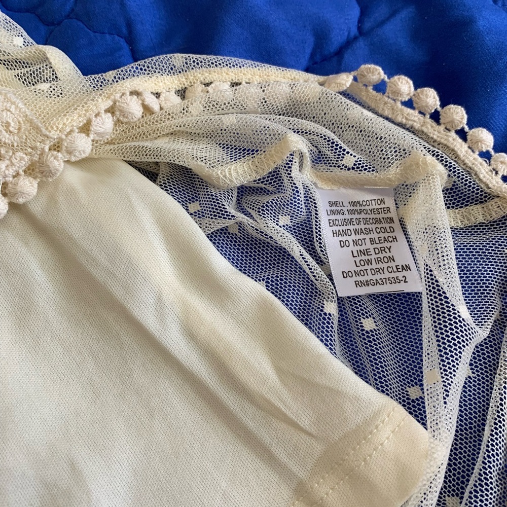 Lace top - Picture 6 of 7